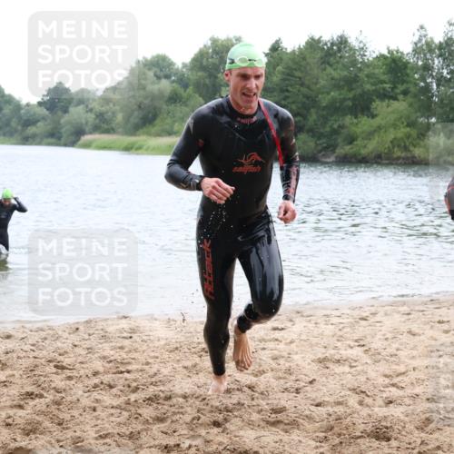 21.06.2025 - 27. Vierlanden-Triathlon Lena Gebhardt http://msf.ph/oto/8040119 15.06.2025 12:54:48 Schwimmen 1097, 1115, 1137, 1138, 1143, 1146, 1153, 1154, 1157 meine-sportfotos.de