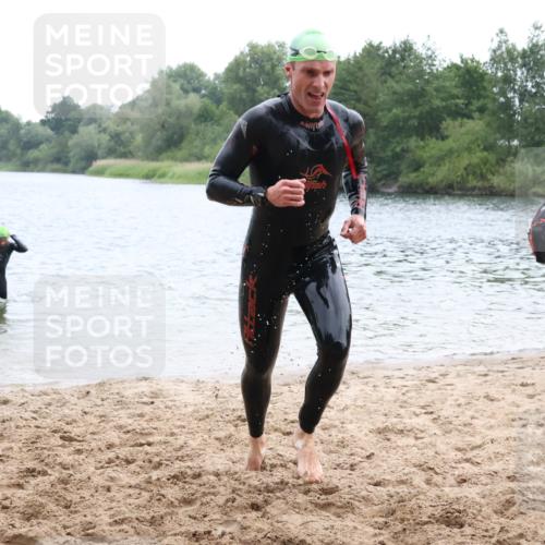 21.06.2025 - 27. Vierlanden-Triathlon Lena Gebhardt http://msf.ph/oto/8040122 15.06.2025 12:54:49 Schwimmen 1097, 1115, 1137, 1138, 1143, 1146, 1153, 1154, 1157 meine-sportfotos.de