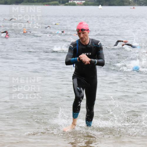 21.06.2025 - 27. Vierlanden-Triathlon Lena Gebhardt http://msf.ph/oto/8040125 15.06.2025 12:54:50 Schwimmen 1097, 1115, 1137, 1138, 1143, 1146, 1153, 1154, 1157 meine-sportfotos.de