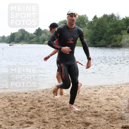 21.06.2025 - 27. Vierlanden-Triathlon Lena Gebhardt http://msf.ph/oto/8040159 15.06.2025 12:54:56 Schwimmen 1115, 1136, 1137, 1138, 1143, 1146, 1153, 1154, 1155, 1157 meine-sportfotos.de