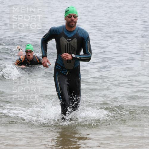 21.06.2025 - 27. Vierlanden-Triathlon Lena Gebhardt http://msf.ph/oto/8040165 15.06.2025 12:54:59 Schwimmen 1120, 1136, 1138, 1146, 1153, 1155, 1157, 1161 meine-sportfotos.de