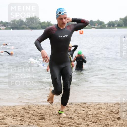 21.06.2025 - 27. Vierlanden-Triathlon Lena Gebhardt http://msf.ph/oto/8040182 15.06.2025 12:55:03 Schwimmen 1107, 1120, 1126, 1136, 1146, 1153, 1155, 1157, 1161 meine-sportfotos.de