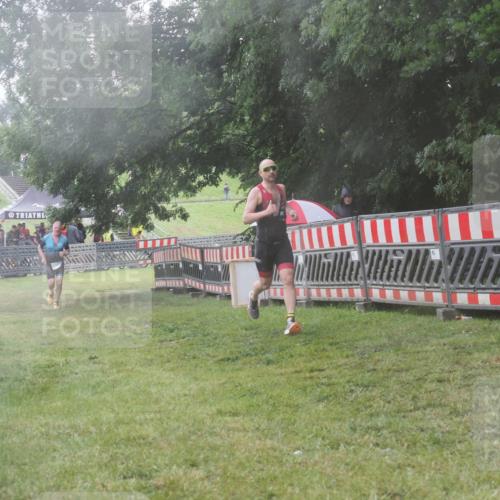 21.06.2025 - 27. Vierlanden-Triathlon KatJ http://msf.ph/oto/8040203 15.06.2025 14:27:03 Ziel 1256, 1305 meine-sportfotos.de