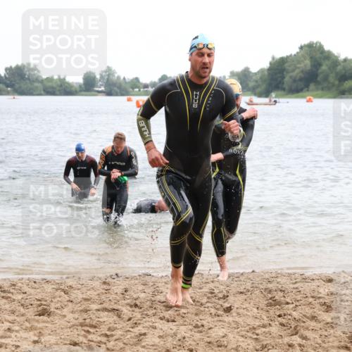 21.06.2025 - 27. Vierlanden-Triathlon Lena Gebhardt http://msf.ph/oto/8040209 15.06.2025 12:55:07 Schwimmen 1107, 1120, 1126, 1128, 1136, 1148, 1155, 1161 meine-sportfotos.de