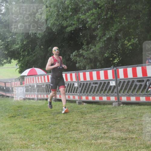 21.06.2025 - 27. Vierlanden-Triathlon KatJ http://msf.ph/oto/8040216 15.06.2025 14:27:04 Ziel 1256, 1305 meine-sportfotos.de