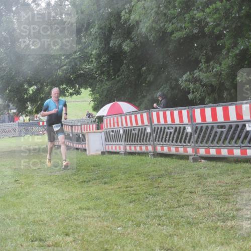 21.06.2025 - 27. Vierlanden-Triathlon KatJ http://msf.ph/oto/8040219 15.06.2025 14:27:06 Ziel 1256, 1305 meine-sportfotos.de