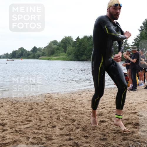 21.06.2025 - 27. Vierlanden-Triathlon Lena Gebhardt http://msf.ph/oto/8040220 15.06.2025 12:55:10 Schwimmen 1107, 1120, 1123, 1126, 1128, 1136, 1148, 1155, 1161 meine-sportfotos.de