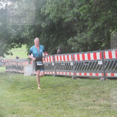 21.06.2025 - 27. Vierlanden-Triathlon KatJ http://msf.ph/oto/8040233 15.06.2025 14:27:08 Ziel 1305 meine-sportfotos.de