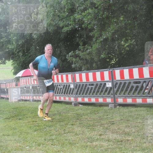 21.06.2025 - 27. Vierlanden-Triathlon KatJ http://msf.ph/oto/8040243 15.06.2025 14:27:08 Ziel 1305 meine-sportfotos.de