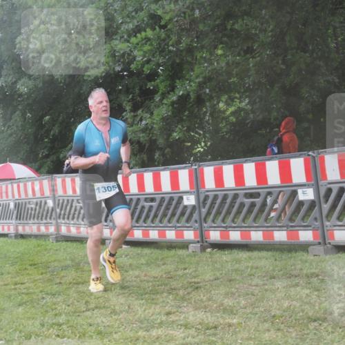 21.06.2025 - 27. Vierlanden-Triathlon KatJ http://msf.ph/oto/8040250 15.06.2025 14:27:08 Ziel 1305 meine-sportfotos.de
