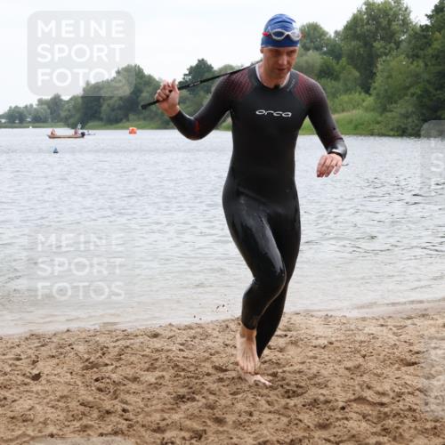 21.06.2025 - 27. Vierlanden-Triathlon Lena Gebhardt http://msf.ph/oto/8040251 15.06.2025 12:55:15 Schwimmen 1107, 1108, 1120, 1123, 1126, 1128, 1148, 1161 meine-sportfotos.de