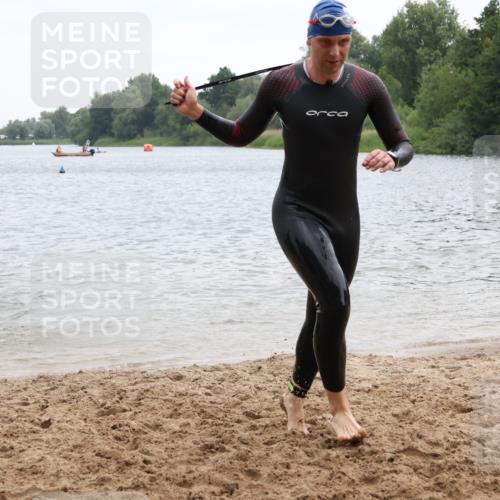 21.06.2025 - 27. Vierlanden-Triathlon Lena Gebhardt http://msf.ph/oto/8040254 15.06.2025 12:55:15 Schwimmen 1107, 1108, 1120, 1123, 1126, 1128, 1148, 1161 meine-sportfotos.de