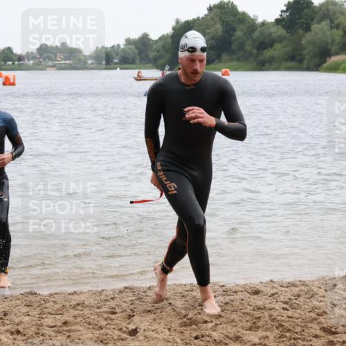 21.06.2025 - 27. Vierlanden-Triathlon Lena Gebhardt http://msf.ph/oto/8040266 15.06.2025 12:55:17 Schwimmen 1107, 1108, 1120, 1123, 1126, 1128, 1148, 1161 meine-sportfotos.de