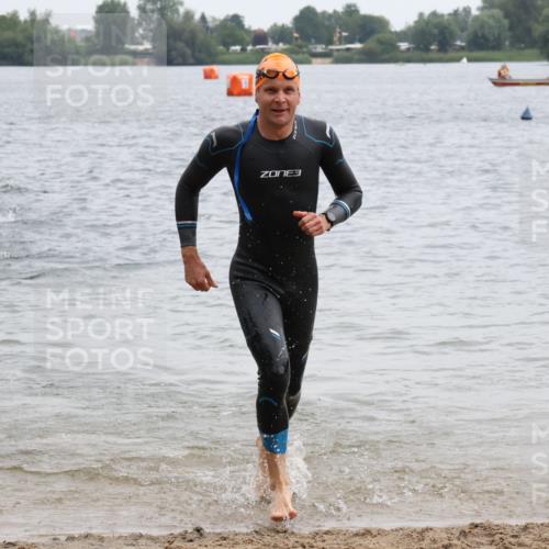 21.06.2025 - 27. Vierlanden-Triathlon Lena Gebhardt http://msf.ph/oto/8040286 15.06.2025 12:55:21 Schwimmen 1107, 1108, 1110, 1116, 1123, 1126, 1128, 1148 meine-sportfotos.de