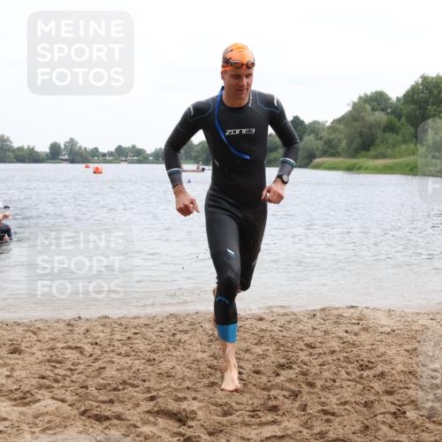 21.06.2025 - 27. Vierlanden-Triathlon Lena Gebhardt http://msf.ph/oto/8040296 15.06.2025 12:55:24 Schwimmen 1108, 1110, 1112, 1116, 1123, 1128, 1148 meine-sportfotos.de