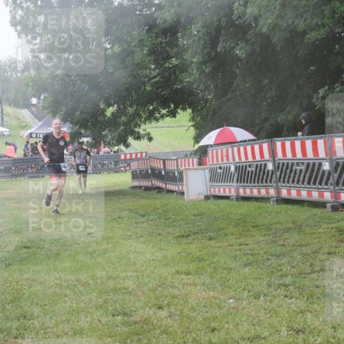 21.06.2025 - 27. Vierlanden-Triathlon KatJ http://msf.ph/oto/8040318 15.06.2025 14:27:26 Ziel 1239, 1299 meine-sportfotos.de