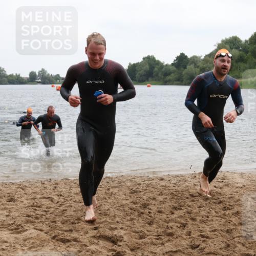 21.06.2025 - 27. Vierlanden-Triathlon Lena Gebhardt http://msf.ph/oto/8040327 15.06.2025 12:55:32 Schwimmen 1098, 1105, 1108, 1110, 1112, 1116, 1156 meine-sportfotos.de