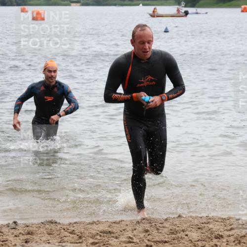 21.06.2025 - 27. Vierlanden-Triathlon Lena Gebhardt http://msf.ph/oto/8040336 15.06.2025 12:55:34 Schwimmen 1098, 1100, 1105, 1110, 1112, 1116, 1130, 1156 meine-sportfotos.de