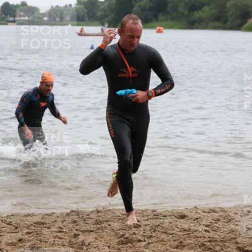 21.06.2025 - 27. Vierlanden-Triathlon Lena Gebhardt http://msf.ph/oto/8040338 15.06.2025 12:55:34 Schwimmen 1098, 1100, 1105, 1110, 1112, 1116, 1130, 1156 meine-sportfotos.de