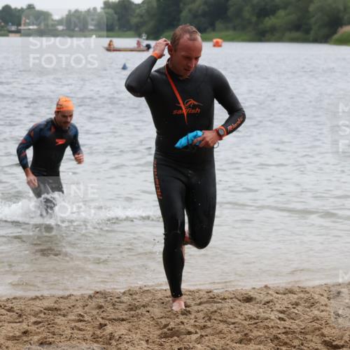 21.06.2025 - 27. Vierlanden-Triathlon Lena Gebhardt http://msf.ph/oto/8040342 15.06.2025 12:55:34 Schwimmen 1098, 1100, 1105, 1110, 1112, 1116, 1130, 1156 meine-sportfotos.de