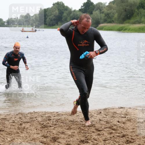 21.06.2025 - 27. Vierlanden-Triathlon Lena Gebhardt http://msf.ph/oto/8040348 15.06.2025 12:55:35 Schwimmen 1098, 1100, 1105, 1110, 1112, 1116, 1130, 1156 meine-sportfotos.de