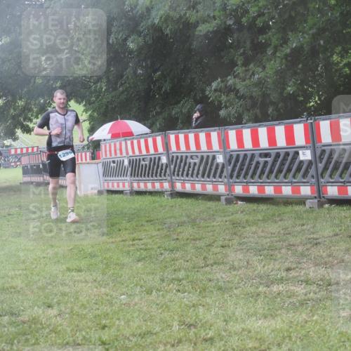 21.06.2025 - 27. Vierlanden-Triathlon KatJ http://msf.ph/oto/8040353 15.06.2025 14:27:31 Ziel 199, 1239, 1299 meine-sportfotos.de
