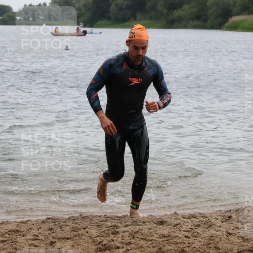 21.06.2025 - 27. Vierlanden-Triathlon Lena Gebhardt http://msf.ph/oto/8040356 15.06.2025 12:55:37 Schwimmen 1098, 1100, 1105, 1110, 1112, 1116, 1130, 1156 meine-sportfotos.de