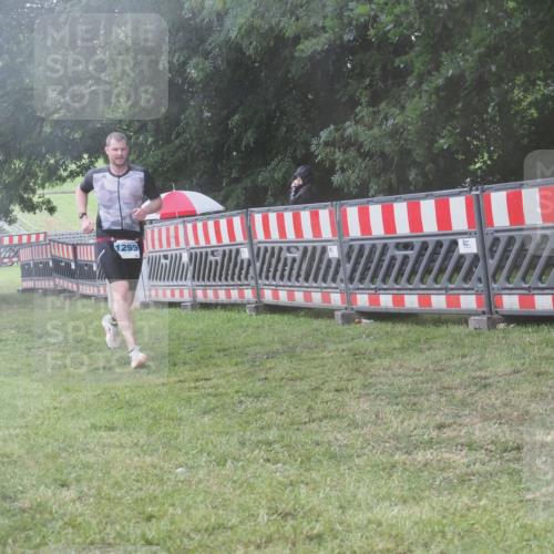 21.06.2025 - 27. Vierlanden-Triathlon KatJ http://msf.ph/oto/8040361 15.06.2025 14:27:32 Ziel 199, 1299 meine-sportfotos.de
