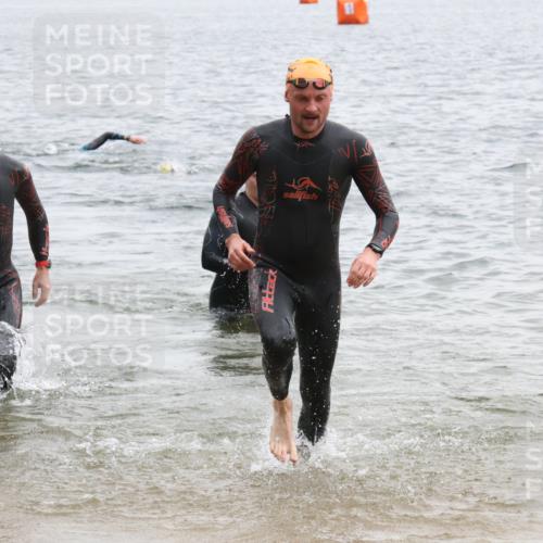 21.06.2025 - 27. Vierlanden-Triathlon Lena Gebhardt http://msf.ph/oto/8040371 15.06.2025 12:55:39 Schwimmen 1098, 1100, 1105, 1110, 1112, 1116, 1130, 1156 meine-sportfotos.de