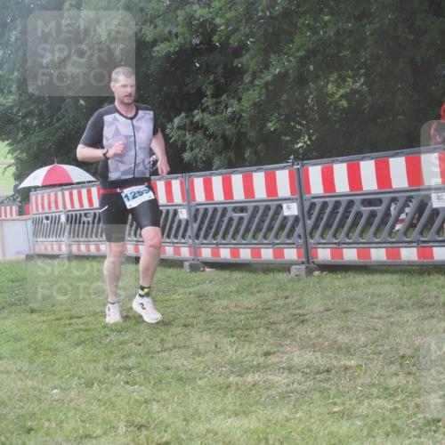 21.06.2025 - 27. Vierlanden-Triathlon KatJ http://msf.ph/oto/8040375 15.06.2025 14:27:32 Ziel 199, 1299 meine-sportfotos.de