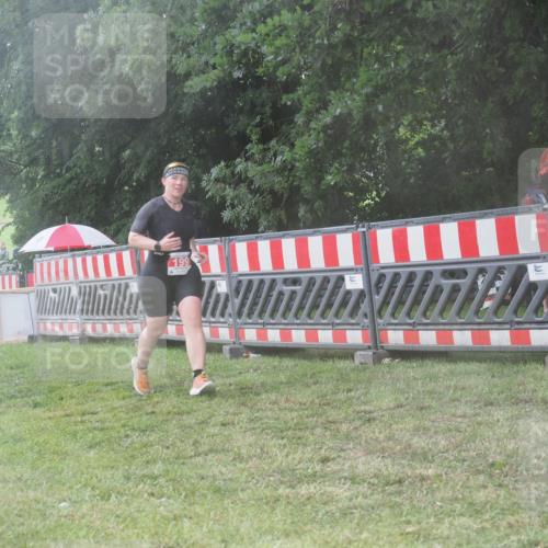 21.06.2025 - 27. Vierlanden-Triathlon KatJ http://msf.ph/oto/8040407 15.06.2025 14:27:38 Ziel 199, 1314 meine-sportfotos.de