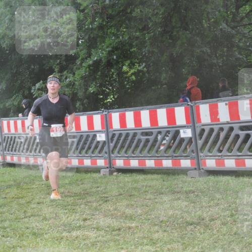 21.06.2025 - 27. Vierlanden-Triathlon KatJ http://msf.ph/oto/8040416 15.06.2025 14:27:39 Ziel 199, 1314 meine-sportfotos.de