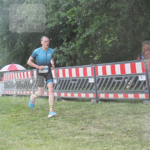 21.06.2025 - 27. Vierlanden-Triathlon KatJ http://msf.ph/oto/8040450 15.06.2025 14:27:43 Ziel 199, 1314 meine-sportfotos.de