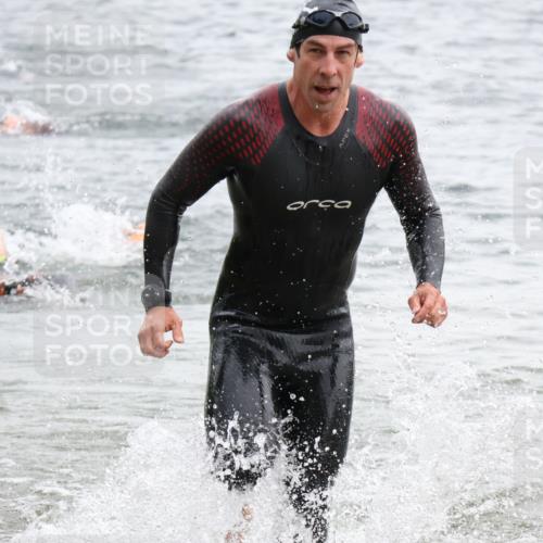 21.06.2025 - 27. Vierlanden-Triathlon Lena Gebhardt http://msf.ph/oto/8040518 15.06.2025 12:56:17 Schwimmen 1101, 1119, 1149 meine-sportfotos.de