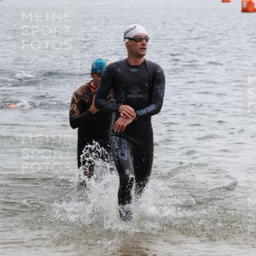 21.06.2025 - 27. Vierlanden-Triathlon Lena Gebhardt http://msf.ph/oto/8040545 15.06.2025 12:56:24 Schwimmen 1101, 1106, 1149, 1152, 1159 meine-sportfotos.de