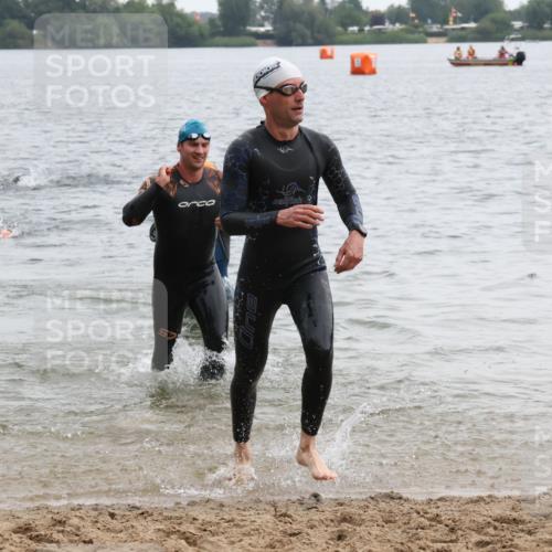 21.06.2025 - 27. Vierlanden-Triathlon Lena Gebhardt http://msf.ph/oto/8040550 15.06.2025 12:56:25 Schwimmen 1101, 1106, 1149, 1152, 1159 meine-sportfotos.de