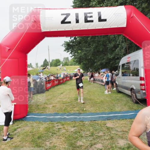 21.06.2025 - 27. Vierlanden-Triathlon MichiJ http://msf.ph/oto/8040558 15.06.2026 13:25:25 Ziel 658, 1065, 1066, 1067 meine-sportfotos.de