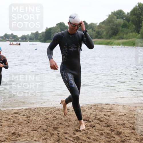21.06.2025 - 27. Vierlanden-Triathlon Lena Gebhardt http://msf.ph/oto/8040559 15.06.2025 12:56:27 Schwimmen 1099, 1101, 1106, 1122, 1149, 1152, 1159 meine-sportfotos.de