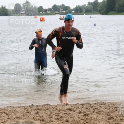 21.06.2025 - 27. Vierlanden-Triathlon Lena Gebhardt http://msf.ph/oto/8040560 15.06.2025 12:56:27 Schwimmen 1099, 1101, 1106, 1122, 1149, 1152, 1159 meine-sportfotos.de