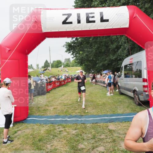 21.06.2025 - 27. Vierlanden-Triathlon MichiJ http://msf.ph/oto/8040562 15.06.2026 13:25:25 Ziel 658, 1065, 1066, 1067 meine-sportfotos.de