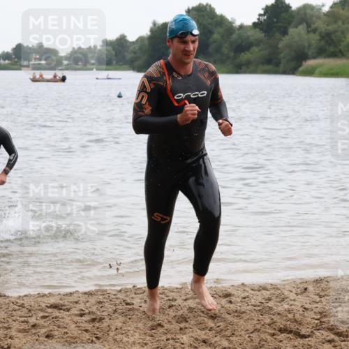 21.06.2025 - 27. Vierlanden-Triathlon Lena Gebhardt http://msf.ph/oto/8040564 15.06.2025 12:56:28 Schwimmen 1099, 1101, 1106, 1122, 1149, 1152, 1159 meine-sportfotos.de