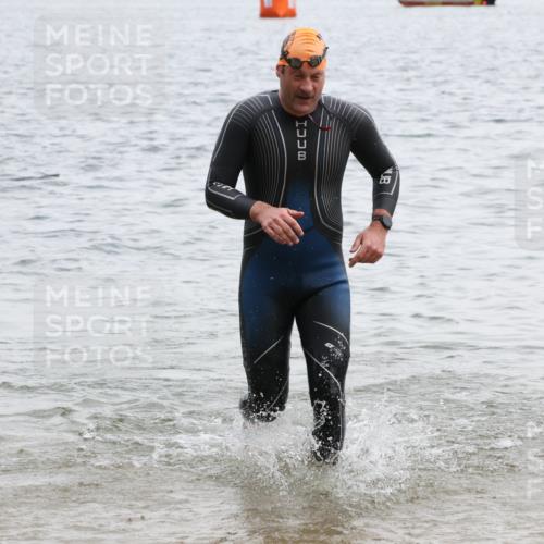 21.06.2025 - 27. Vierlanden-Triathlon Lena Gebhardt http://msf.ph/oto/8040568 15.06.2025 12:56:29 Schwimmen 1099, 1101, 1106, 1113, 1122, 1149, 1152, 1159 meine-sportfotos.de
