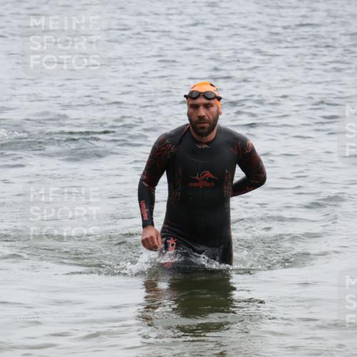 21.06.2025 - 27. Vierlanden-Triathlon Lena Gebhardt http://msf.ph/oto/8040585 15.06.2025 12:56:33 Schwimmen 1099, 1106, 1113, 1122, 1149, 1152, 1159 meine-sportfotos.de