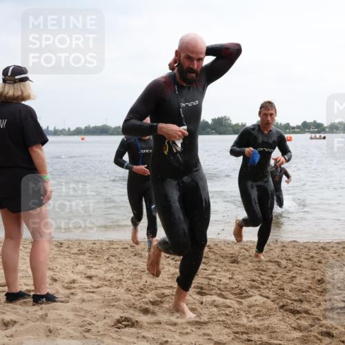 21.06.2025 - 27. Vierlanden-Triathlon Lena Gebhardt http://msf.ph/oto/8040590 15.06.2025 12:56:36 Schwimmen 1099, 1106, 1113, 1122, 1149, 1152, 1159 meine-sportfotos.de