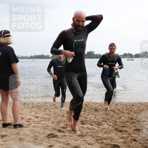 21.06.2025 - 27. Vierlanden-Triathlon Lena Gebhardt http://msf.ph/oto/8040593 15.06.2025 12:56:36 Schwimmen 1099, 1106, 1113, 1122, 1149, 1152, 1159 meine-sportfotos.de