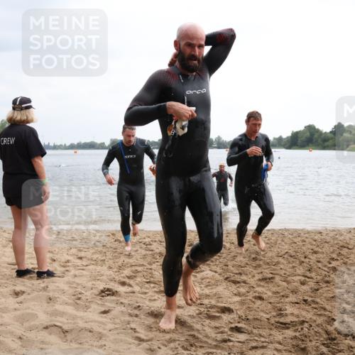21.06.2025 - 27. Vierlanden-Triathlon Lena Gebhardt http://msf.ph/oto/8040594 15.06.2025 12:56:36 Schwimmen 1099, 1106, 1113, 1122, 1149, 1152, 1159 meine-sportfotos.de