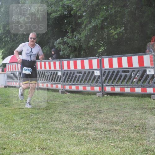 21.06.2025 - 27. Vierlanden-Triathlon KatJ http://msf.ph/oto/8040595 15.06.2025 14:28:45 Ziel 1276 meine-sportfotos.de