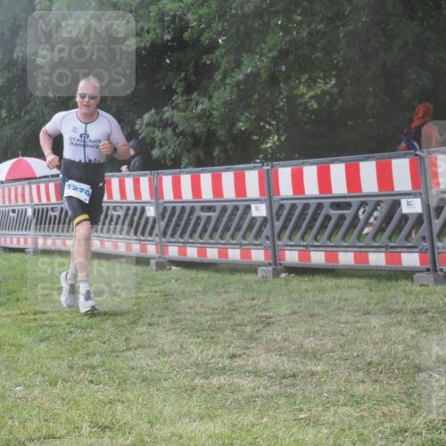 21.06.2025 - 27. Vierlanden-Triathlon KatJ http://msf.ph/oto/8040599 15.06.2025 14:28:45 Ziel 1276 meine-sportfotos.de