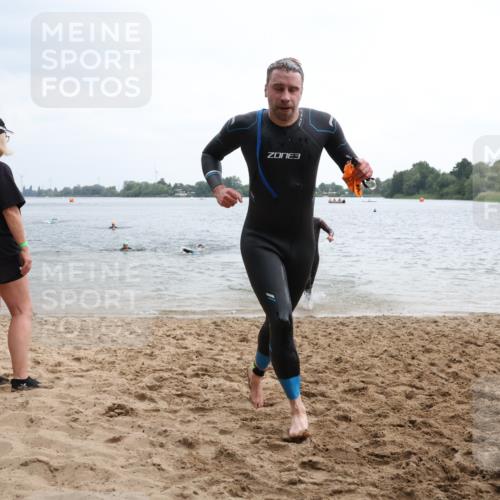 21.06.2025 - 27. Vierlanden-Triathlon Lena Gebhardt http://msf.ph/oto/8040604 15.06.2025 12:56:37 Schwimmen 1099, 1106, 1113, 1122, 1149, 1152, 1159 meine-sportfotos.de