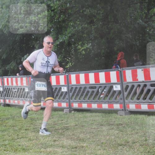 21.06.2025 - 27. Vierlanden-Triathlon KatJ http://msf.ph/oto/8040613 15.06.2025 14:28:46 Ziel 1276 meine-sportfotos.de